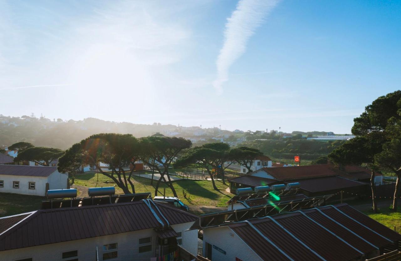 Oasis Backpackers Hostel Sintra Surf Colares Exterior photo