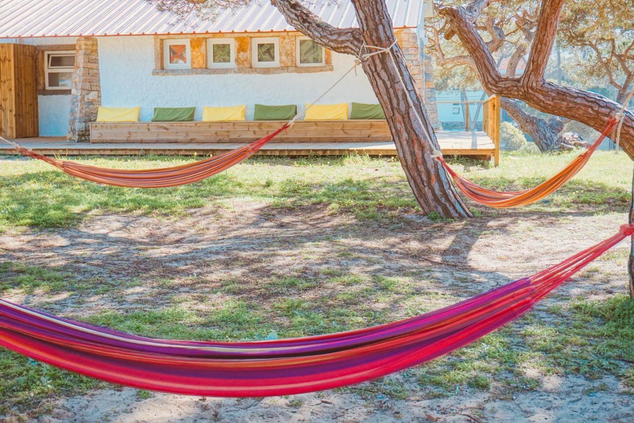 Oasis Backpackers Hostel Sintra Surf Colares Exterior photo
