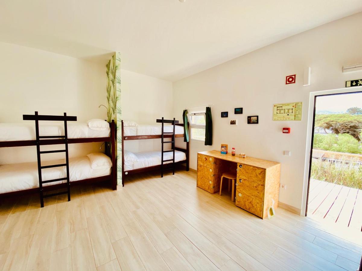 Oasis Backpackers Hostel Sintra Surf Colares Exterior photo