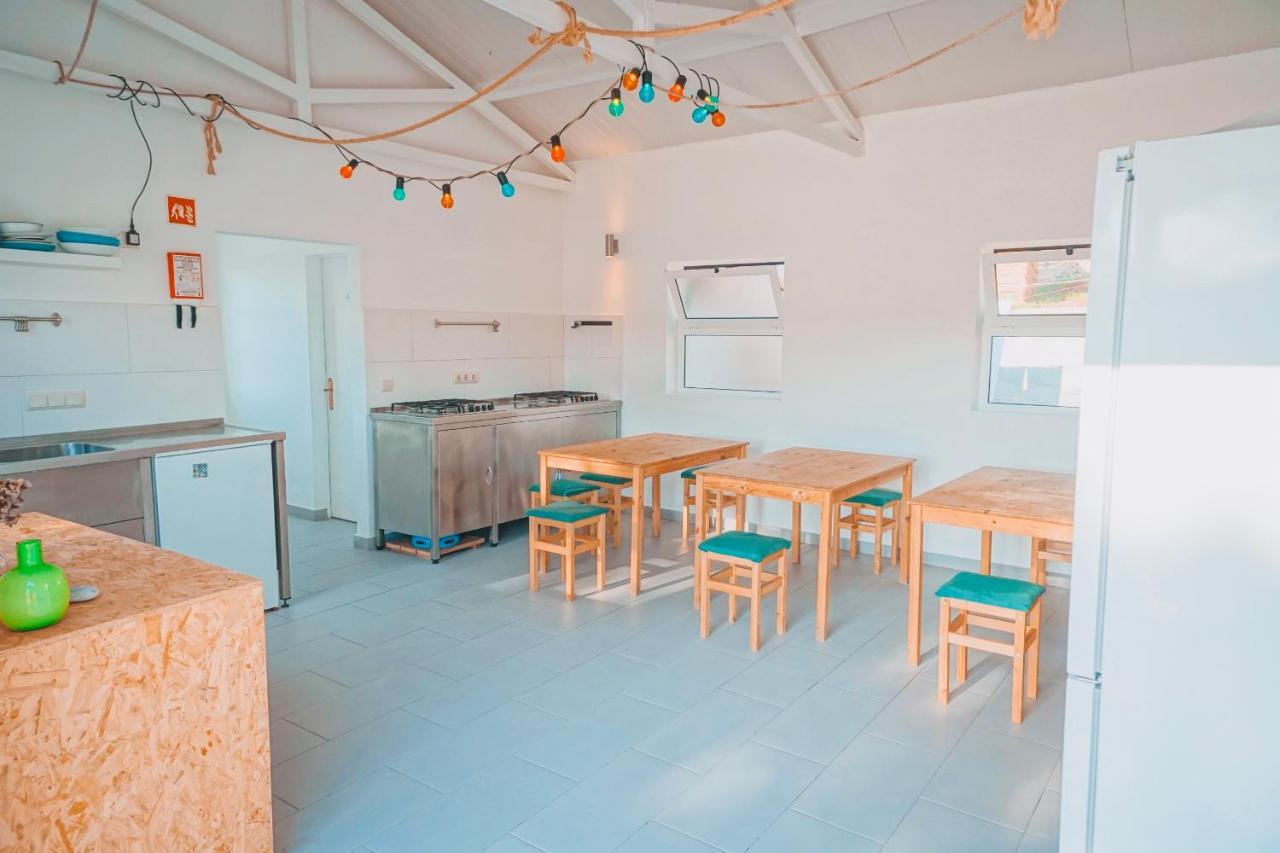 Oasis Backpackers Hostel Sintra Surf Colares Exterior photo